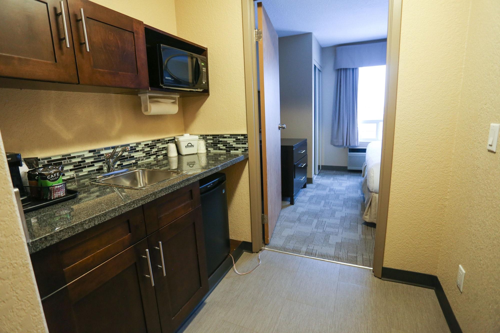 Days Inn By Wyndham Calgary Airport Esterno foto