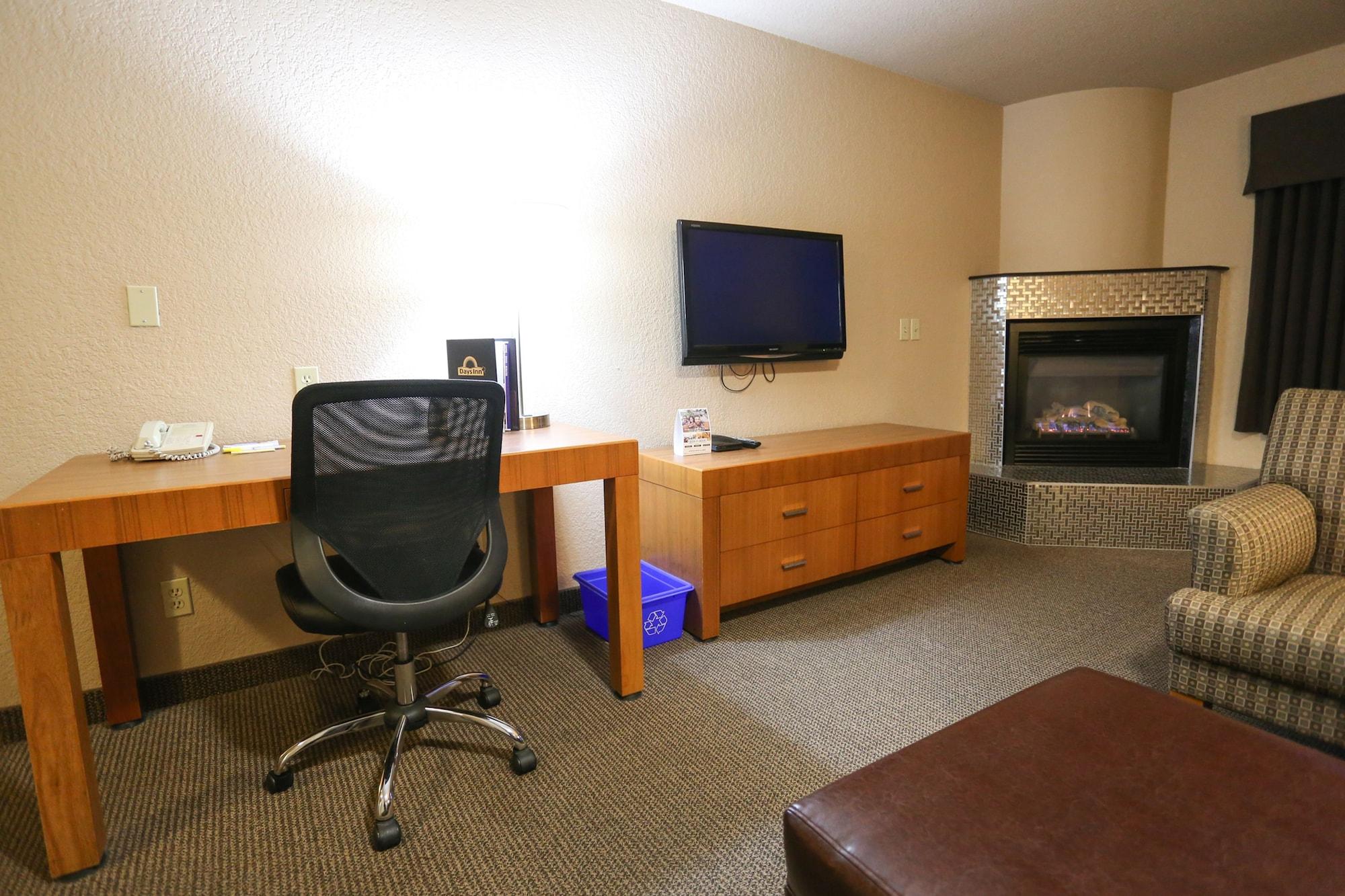 Days Inn By Wyndham Calgary Airport Esterno foto