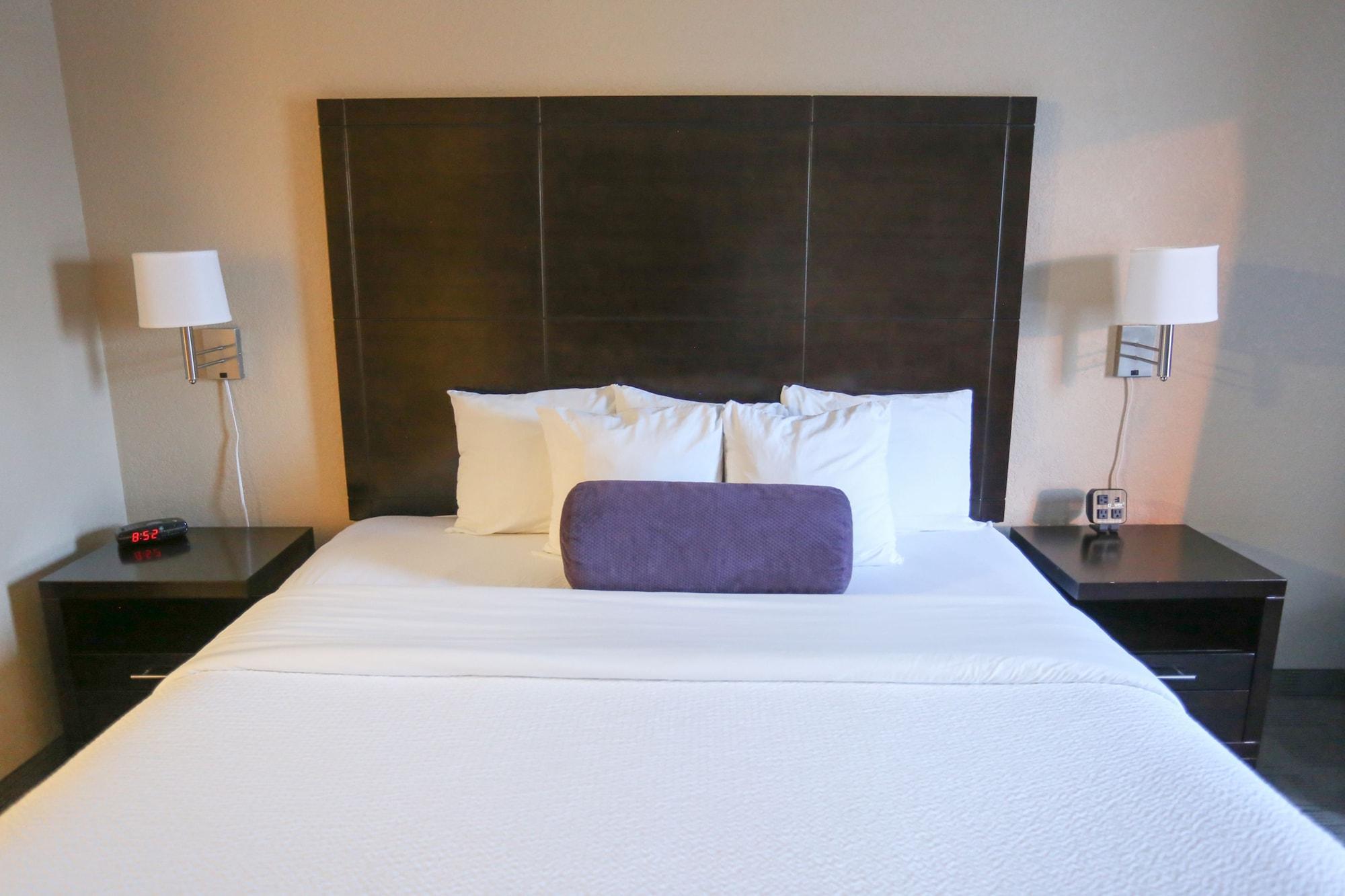 Days Inn By Wyndham Calgary Airport Esterno foto