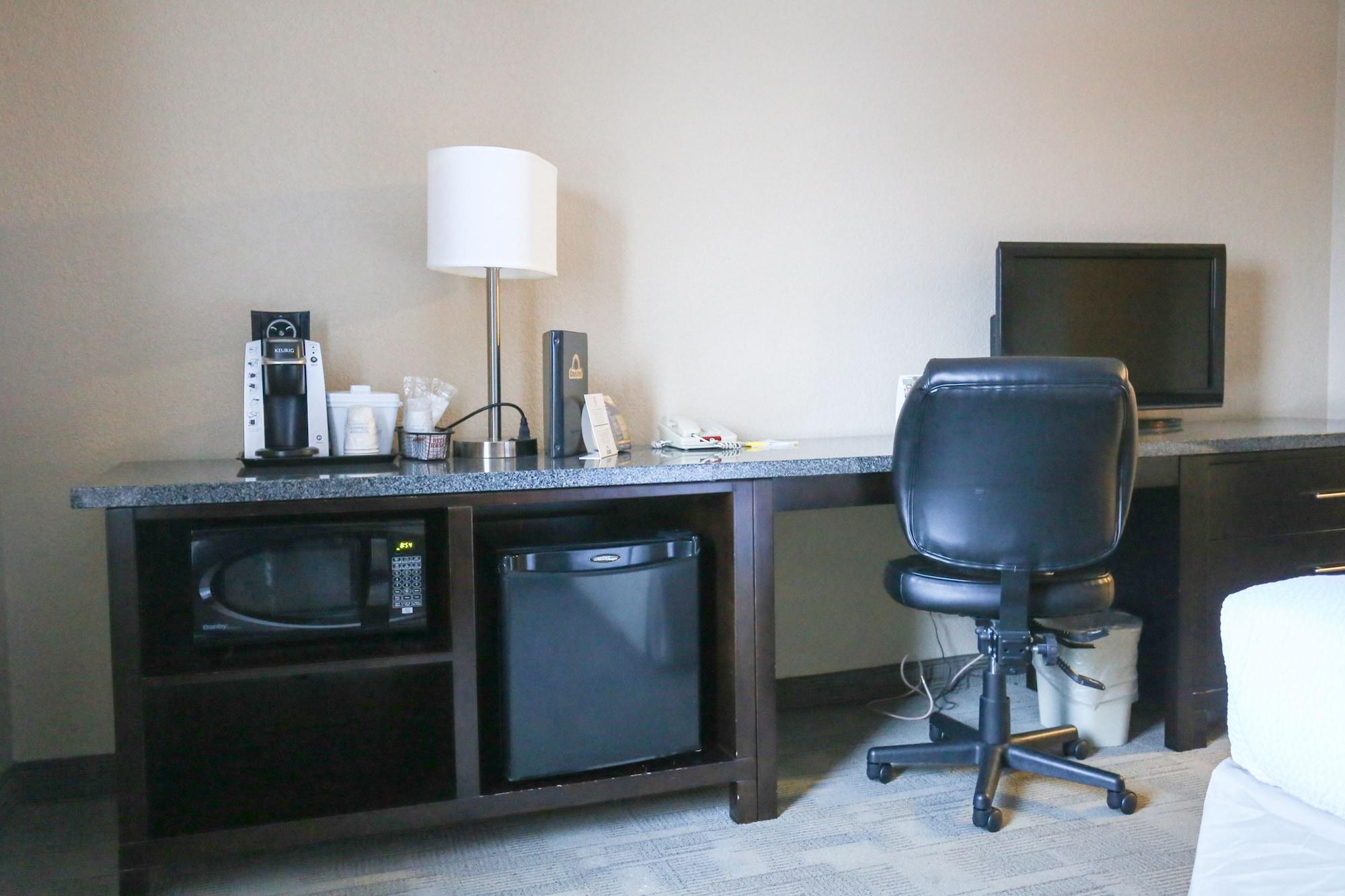 Days Inn By Wyndham Calgary Airport Esterno foto
