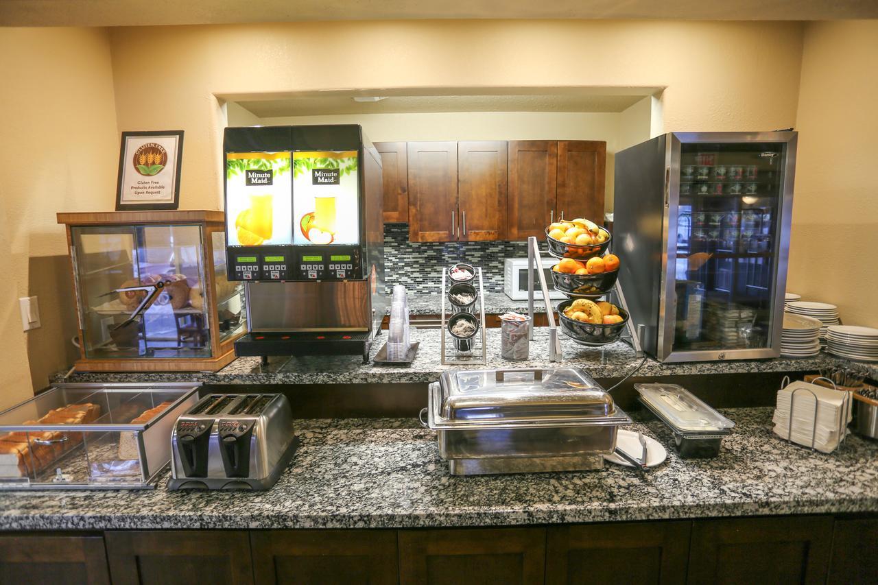 Days Inn By Wyndham Calgary Airport Esterno foto