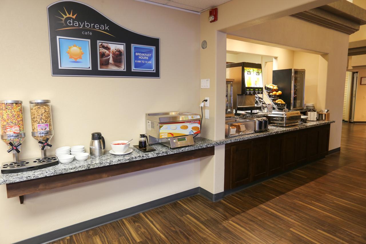 Days Inn By Wyndham Calgary Airport Esterno foto