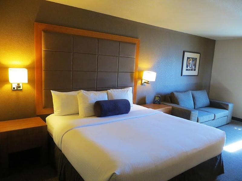 Days Inn By Wyndham Calgary Airport Esterno foto